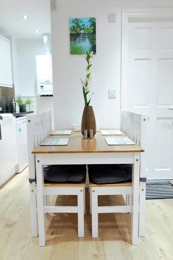 Newly Refurbished 2 Bedroom Apartment In The Heart Of Greenwich London United Kingdom