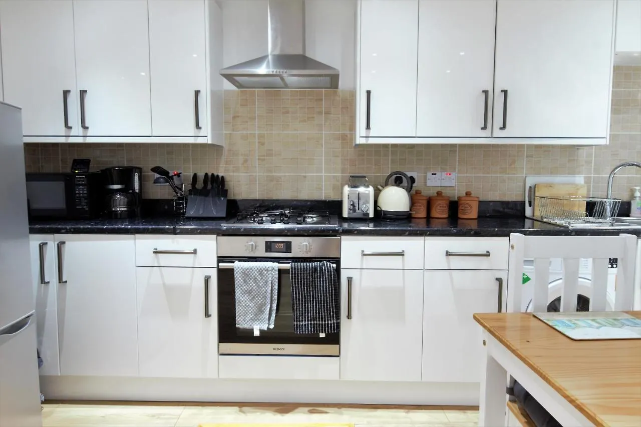 Newly Refurbished 2 Bedroom Apartment In The Heart Of Greenwich London United Kingdom