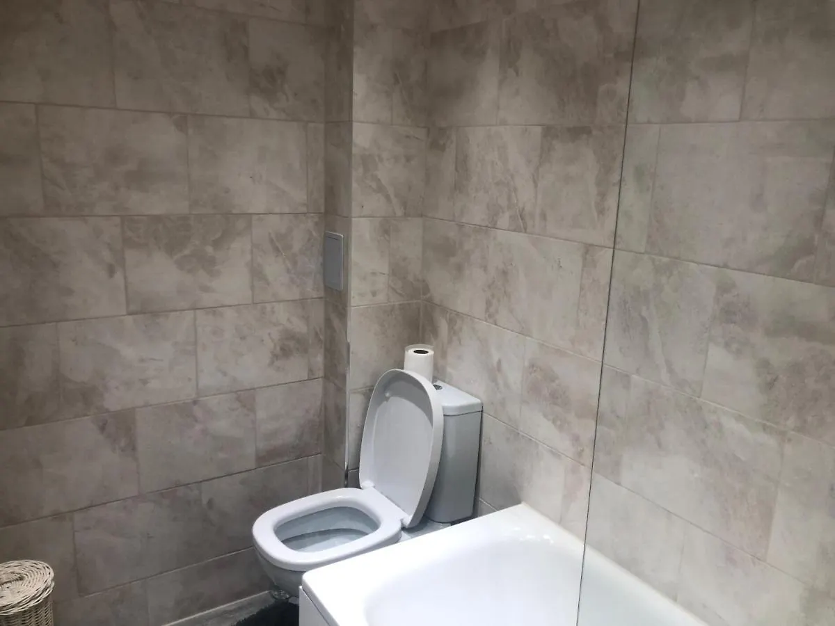 Newly Refurbished 2 Bedroom Apartment In The Heart Of Greenwich London